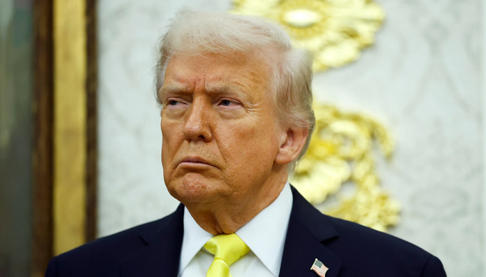 امریکی صدر ڈونلڈ ٹرمپ نے اعلان کیا ہے کہ ’میرے نمائندے اسلام آباد جارہے ہیں، وہ کل شام مذاکرات کے لیے وہاں ہوں موجود ہوں گے‘۔