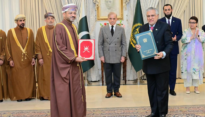 پاکستان اور عمان کے درمیان مختلف شعبوں میں تعاون بڑھانے پر اتفاق، 5 معاہدوں اور مفاہمتی یادداشتوں پر دستخط